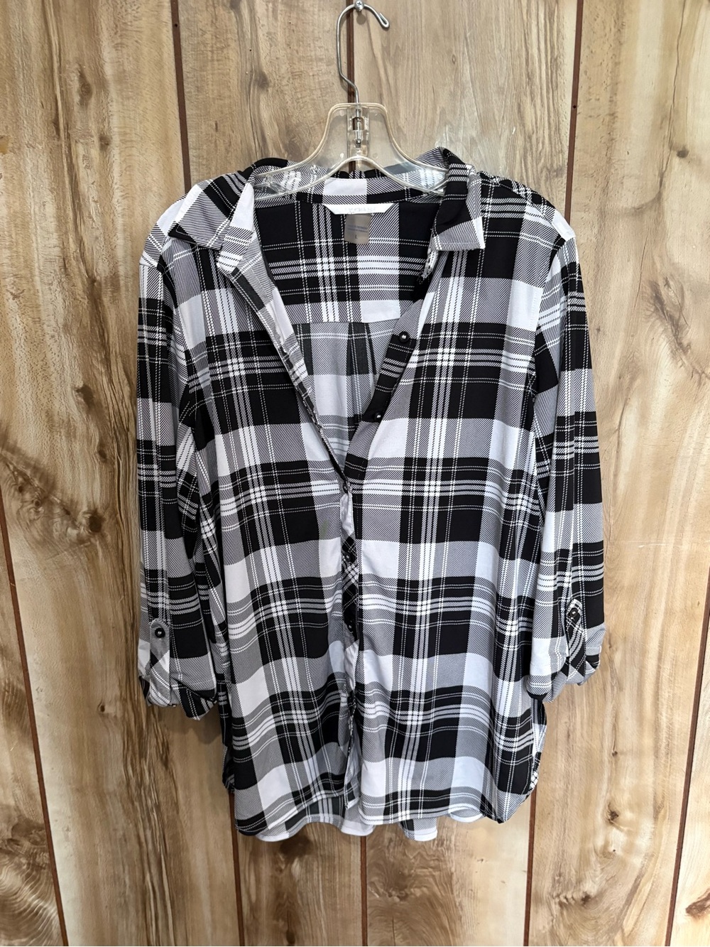 Vigoss Black and White Plaid Button-Down Shirt
